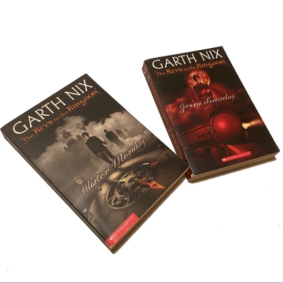 π2/20 Set of 2 YA Novels Garth Nix Keys to the Kingdom Fantasy Teen Book Series - Picture 8 of 8